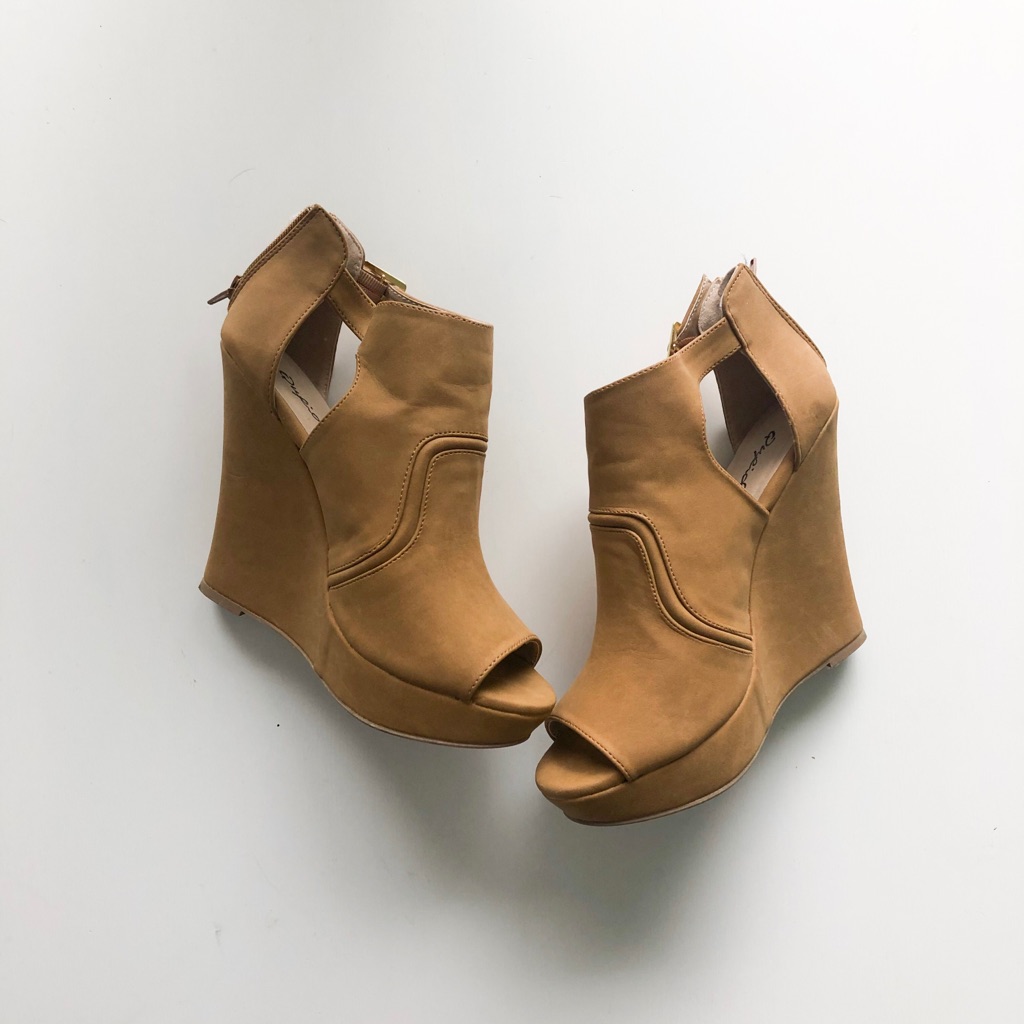 Qupid Wedges